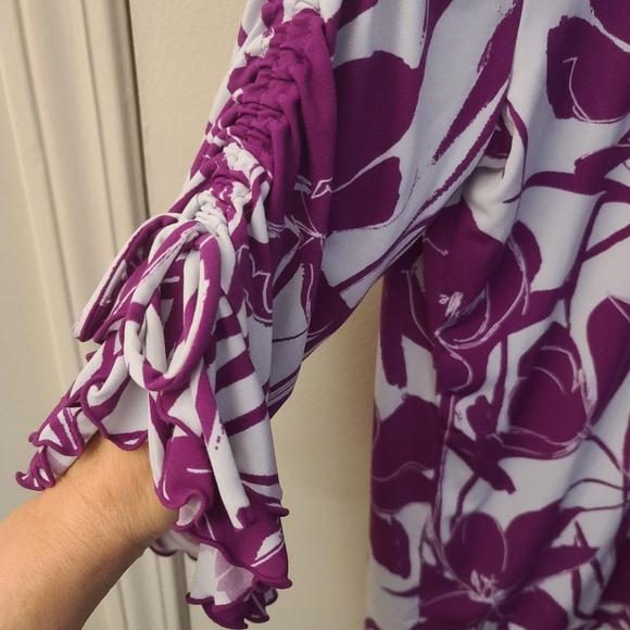 Tops - Picture 3 of 4